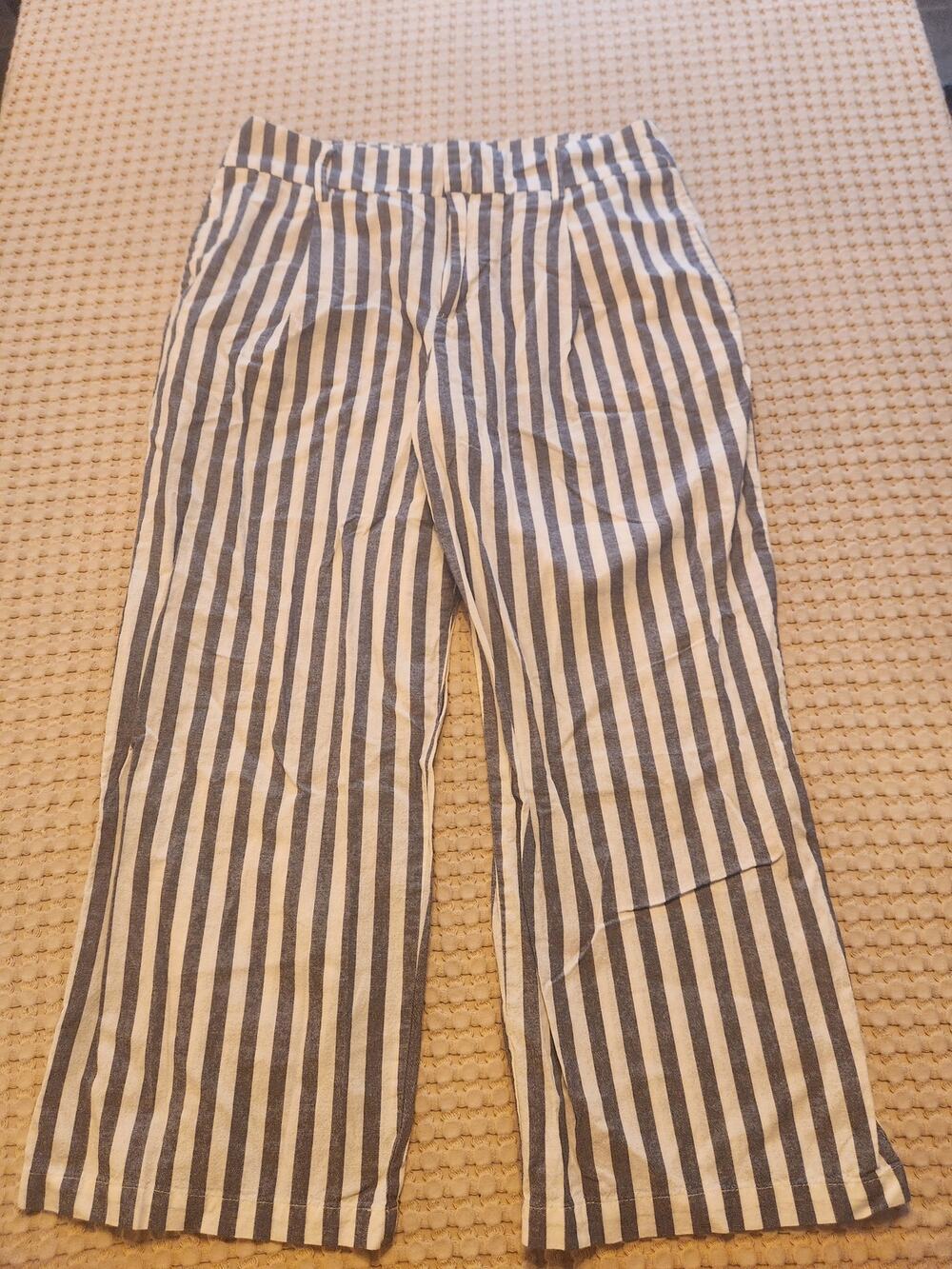 EUC ZARA BASIC Linen Women’s Blue/White Striped Cropped Pants Size L
